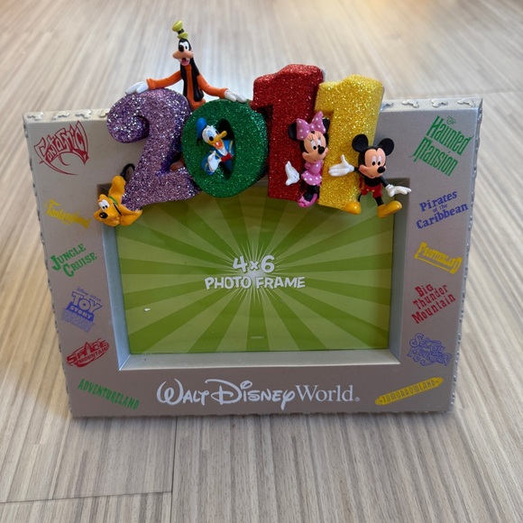 Disney Other - Disney World 2011 Character Photo Frame NIB